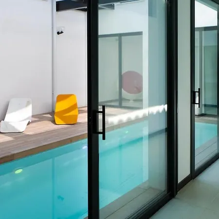 Sleeps 12 Pool Wifi Вилла